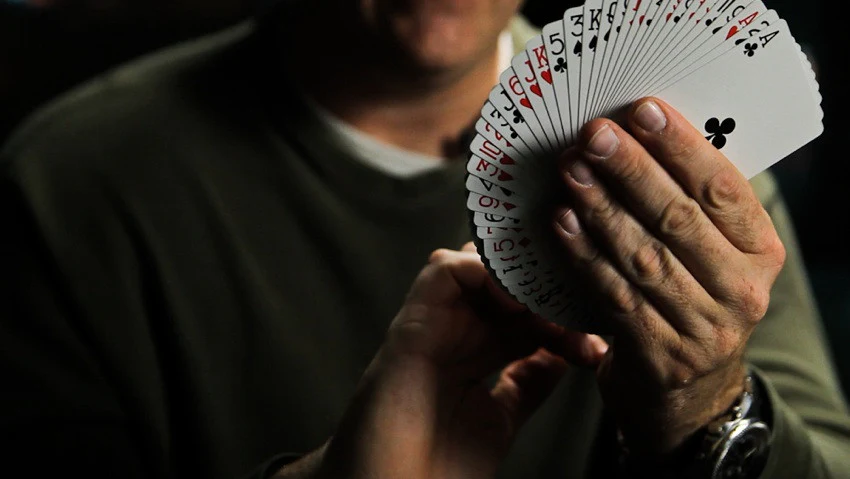 Single Card Straddle Pass by Jason England - Image 4