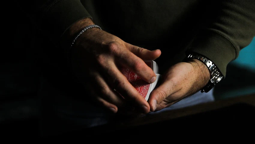 Single Card Straddle Pass by Jason England - Image 9